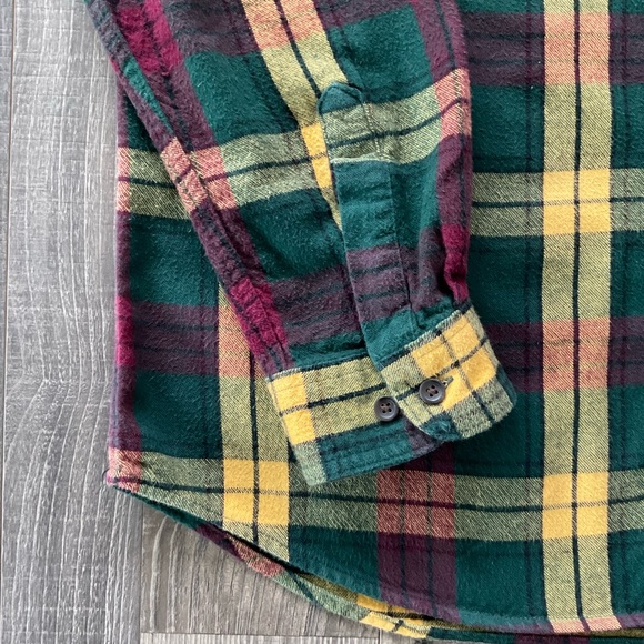 LL Bean Scotch Plaid Flannel Shirt
228061
Green Yellow Dark Red Black
Medium - Picture 2 of 6